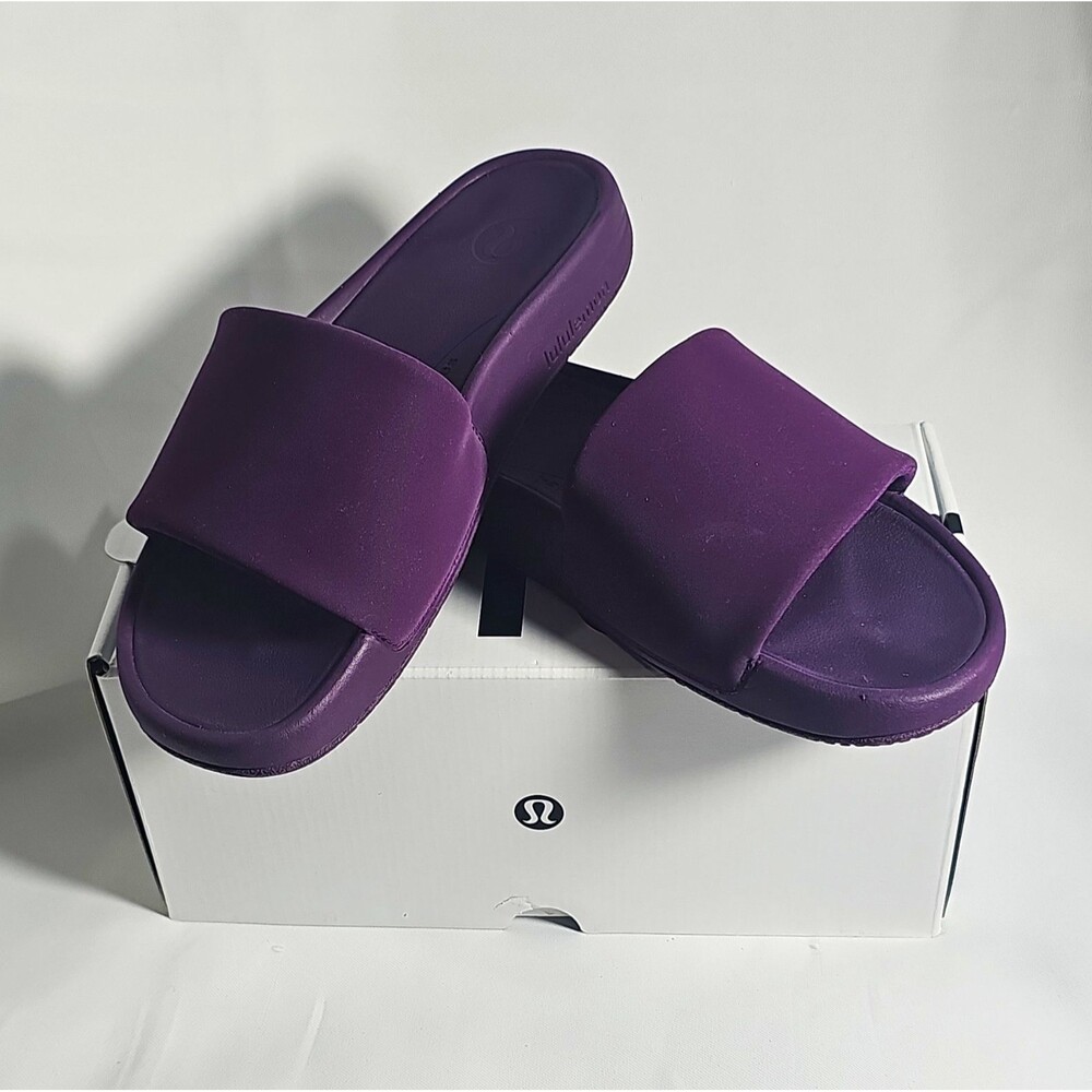 lululemon Women’s Slide Sandals Purple US 7 Comfort Logo Accent